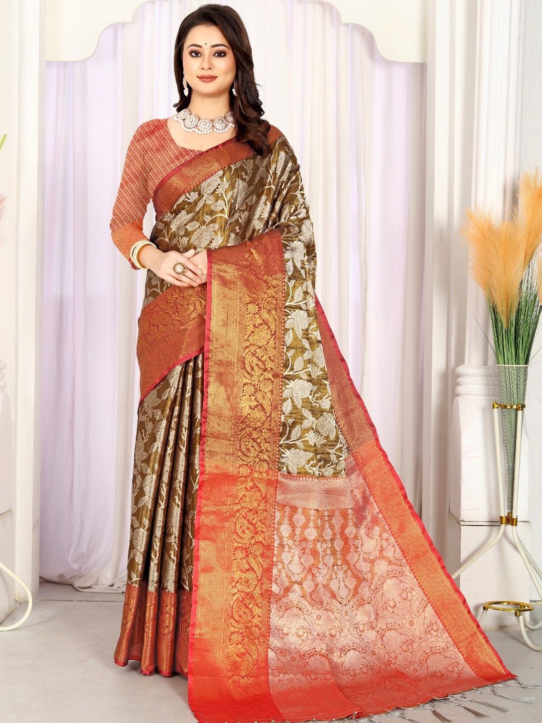 

Jhilmil Fashion Woven Design Zari Pure Silk Kanjeevaram Saree, Green