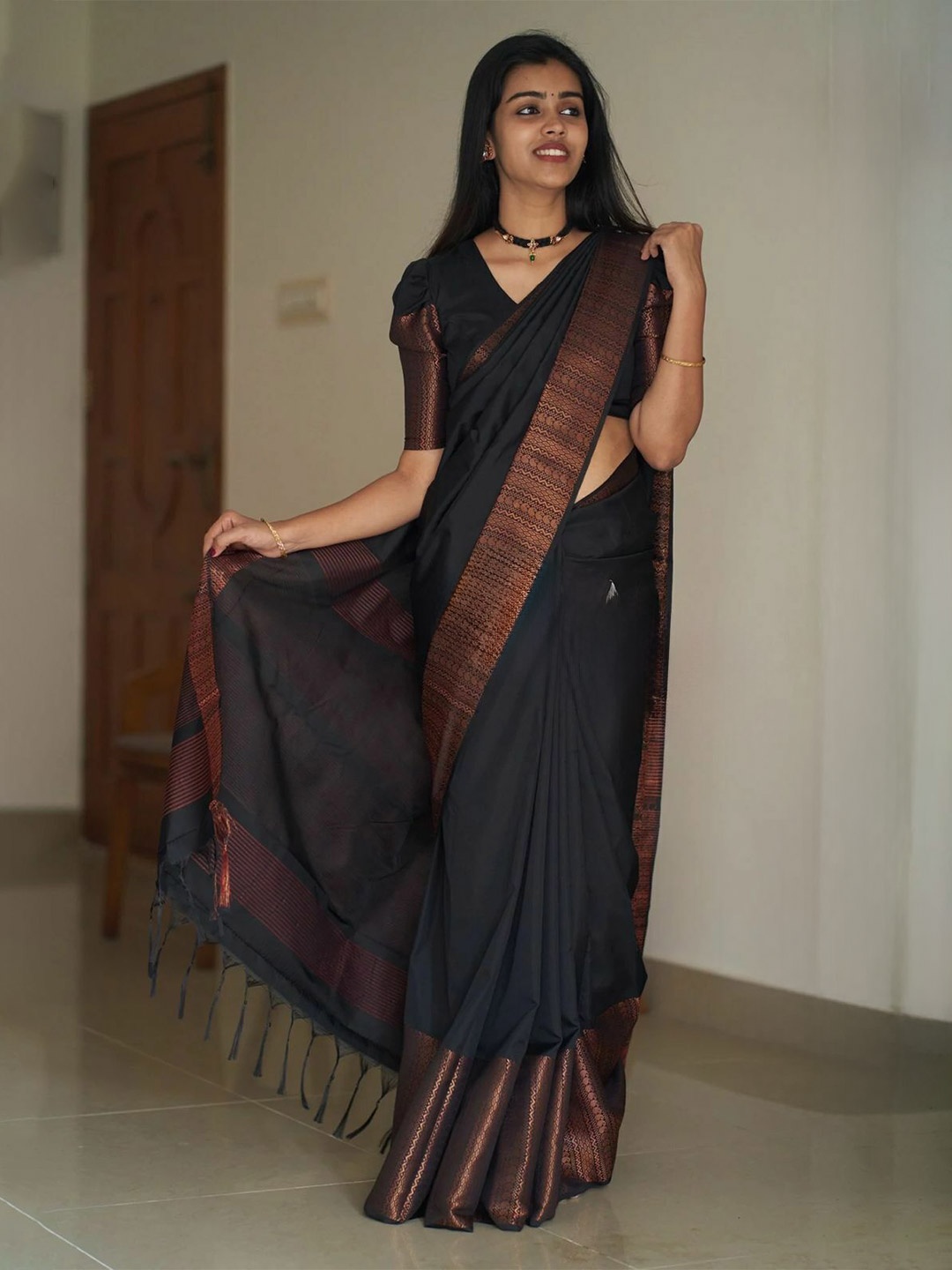

Upalksh Woven Design Banarasi Saree, Black