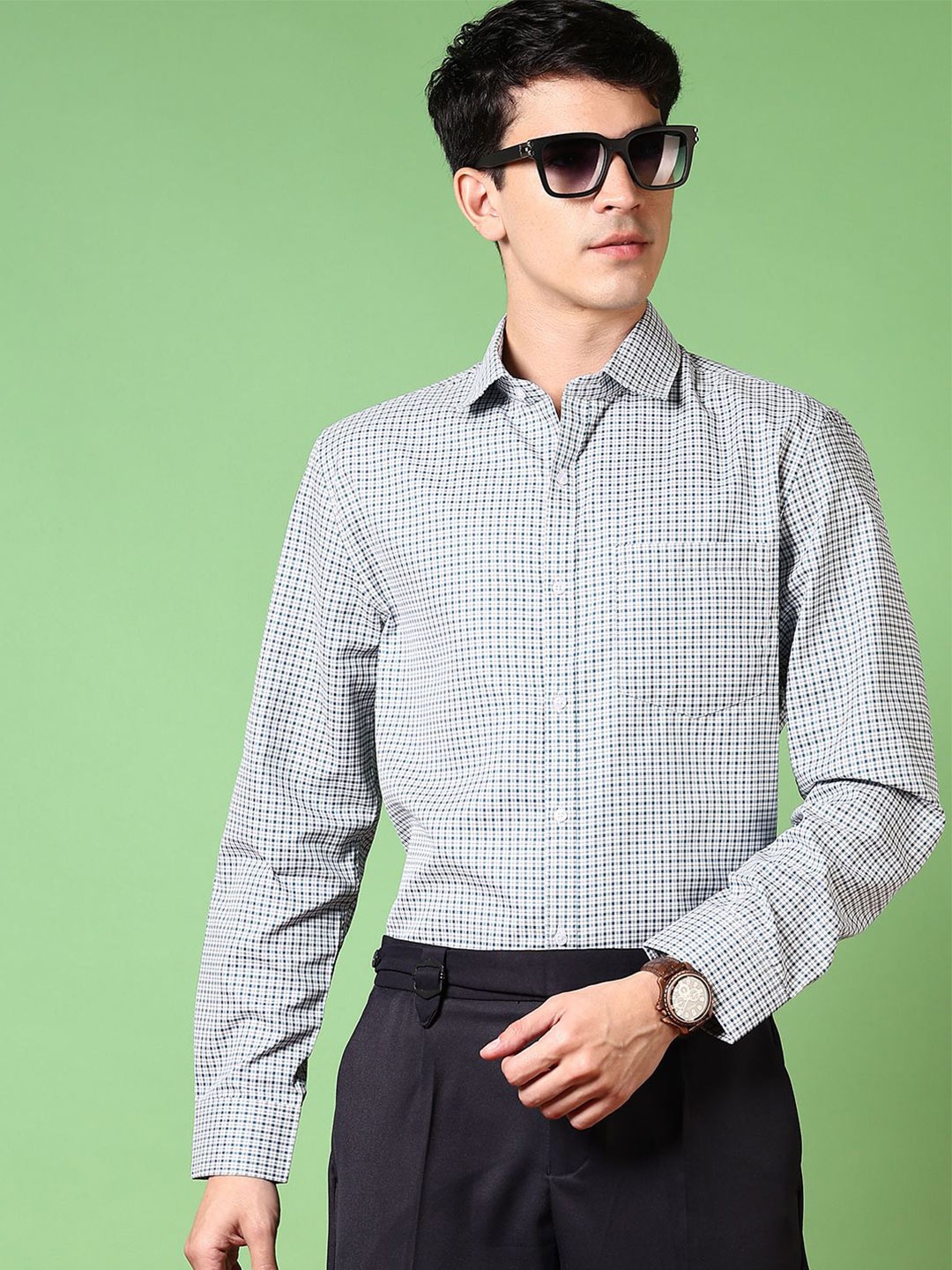 

V-Mart Men Spread Collar Micro Checked Formal Shirt, White