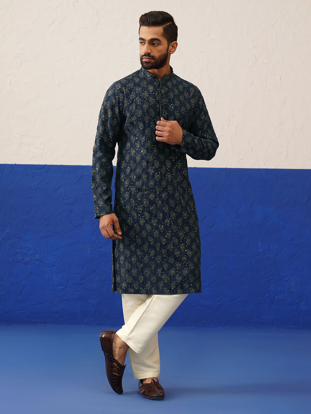 

TheEthnic.Co Men Ethnic Motifs Regular Beads and Stones Kurta with Trouser, Teal
