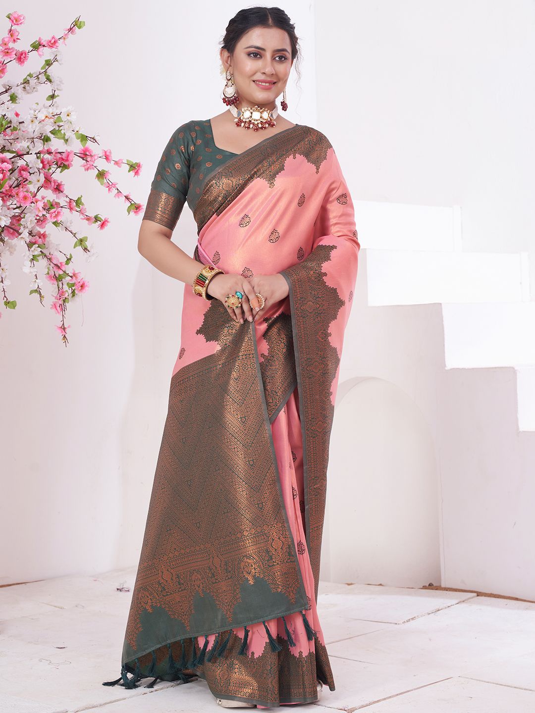 

Mitera Woven Design Zari Kanjeevaram Saree, Pink