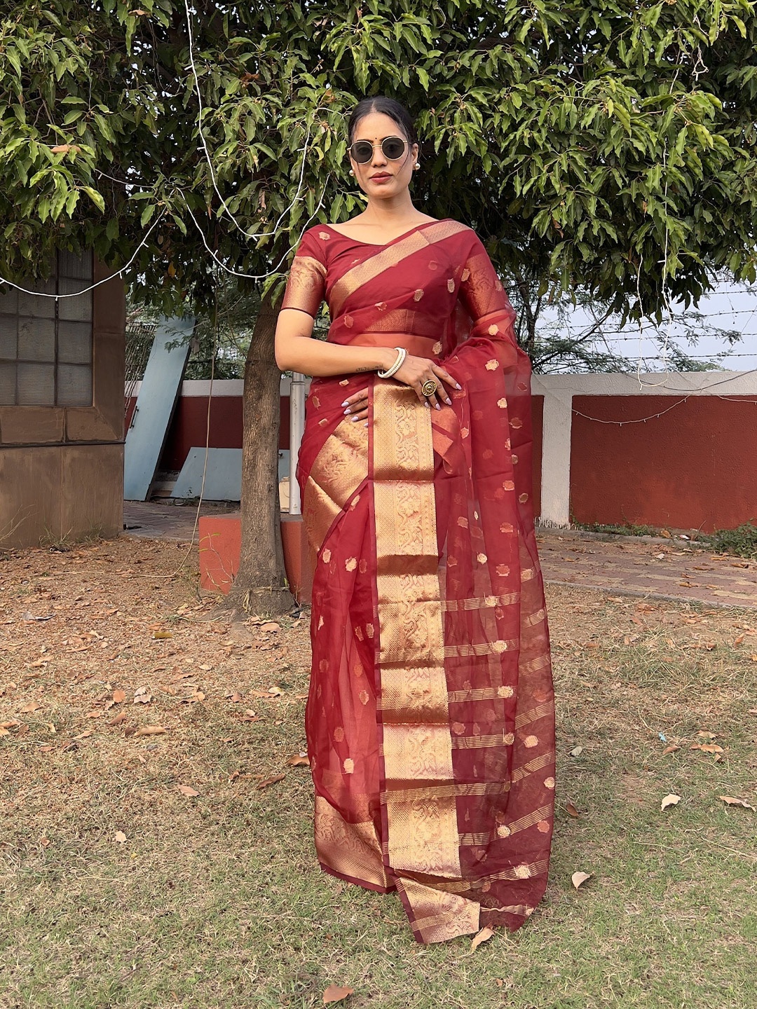 

Upalksh Woven Design Zari Pure Cotton Saree, Red