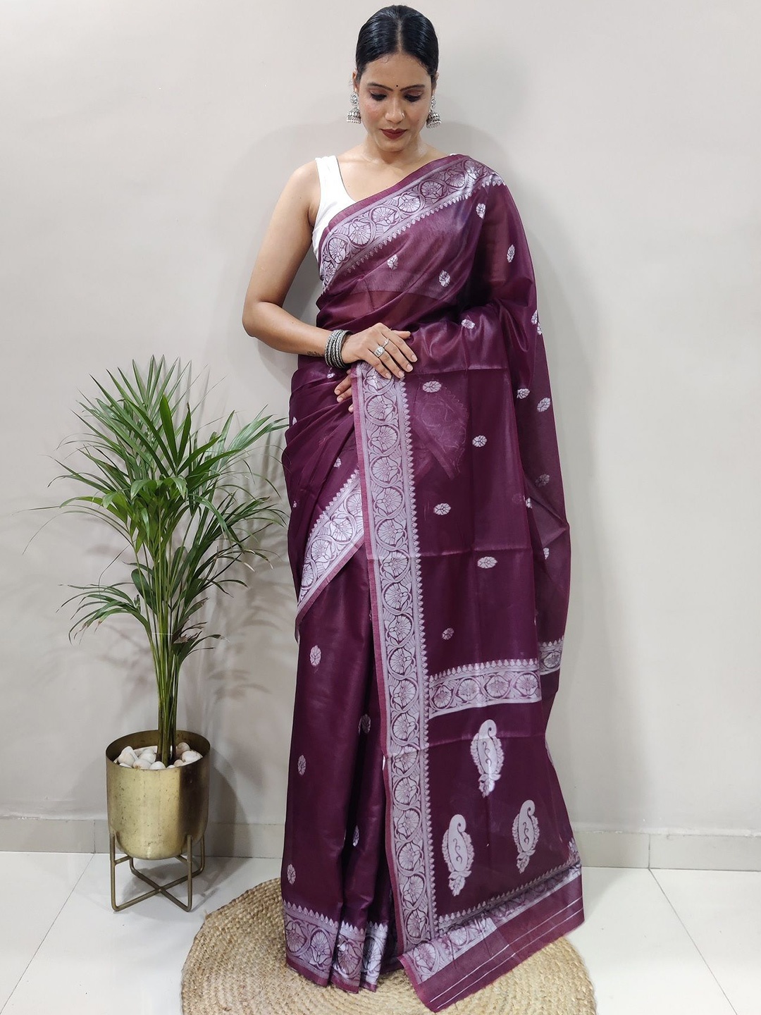 

Aika Ethnic Motifs Zari Pure Georgette Saree, Purple