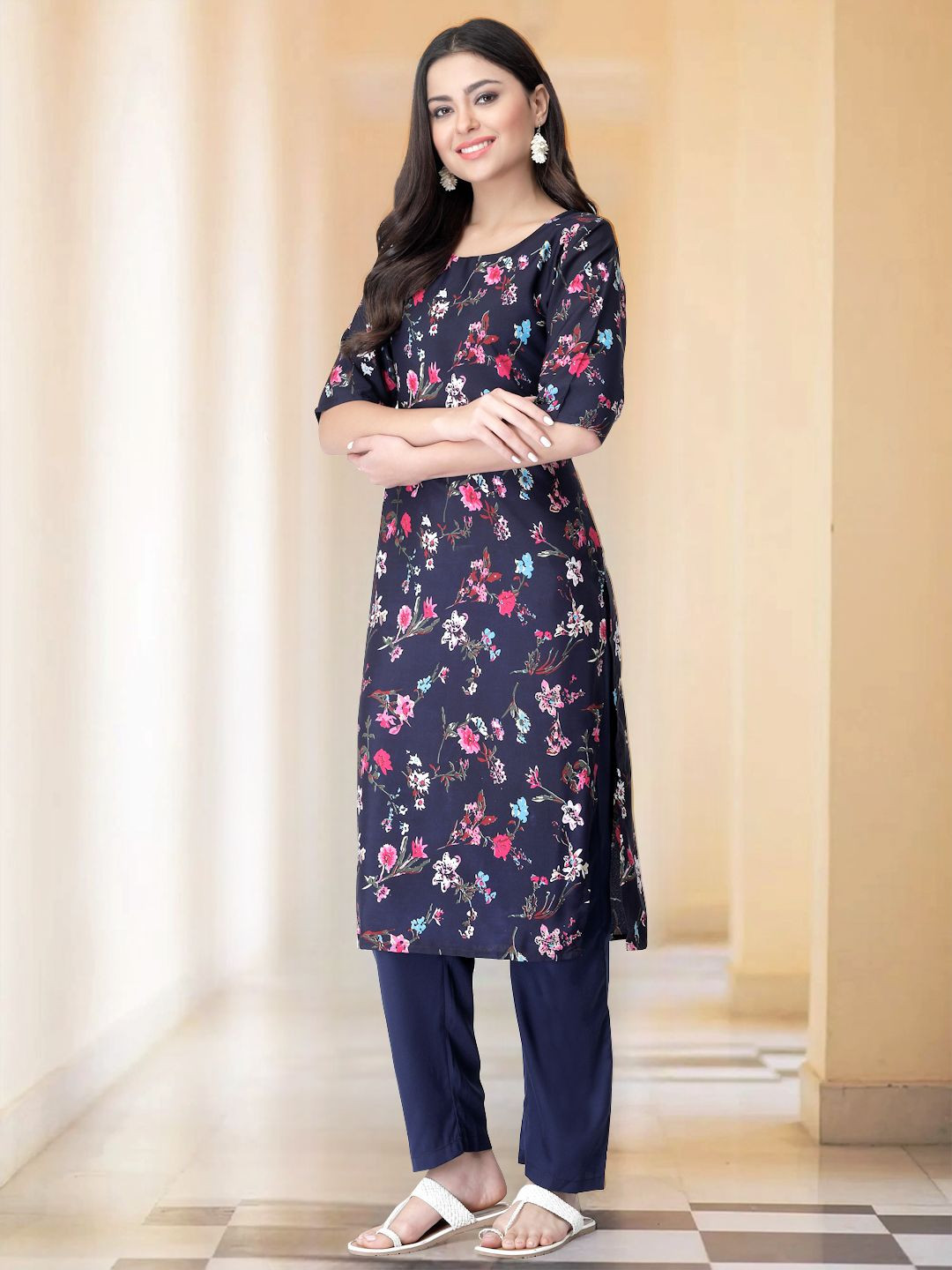 

7Threads Selection Of 2 Floral Printed Round Neck Straight Kurta With Trousers, Navy blue