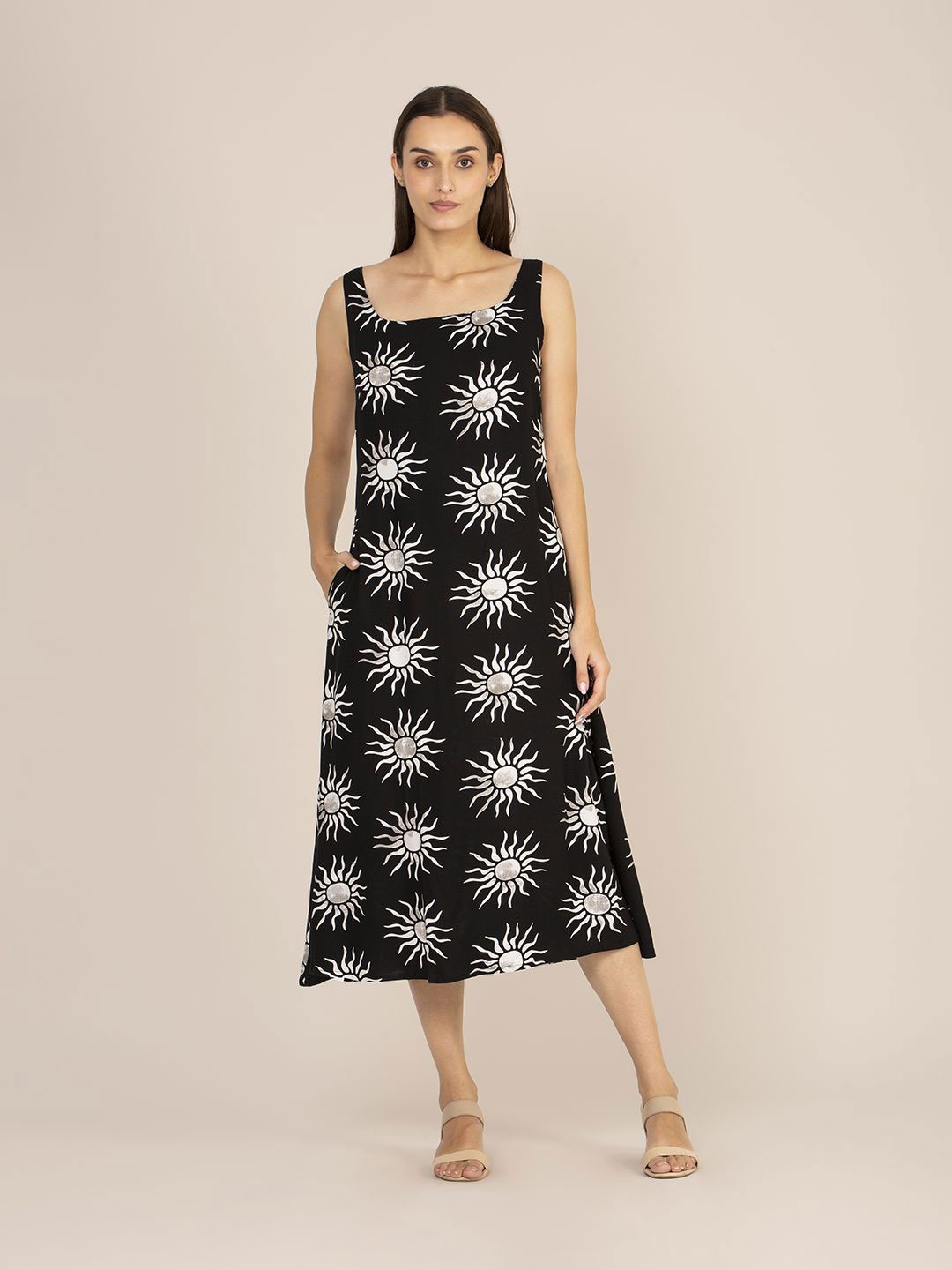 

AMSWAN Women Printed Square Neck Sleeveless A-Line Midi Dress, Black