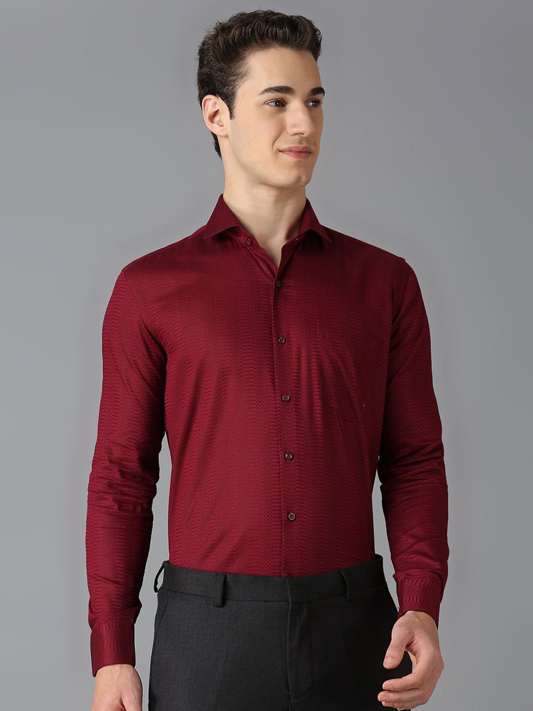 

John Philips Men India Slim Fit Cutaway Collar Solid Cotton Formal Shirt, Red