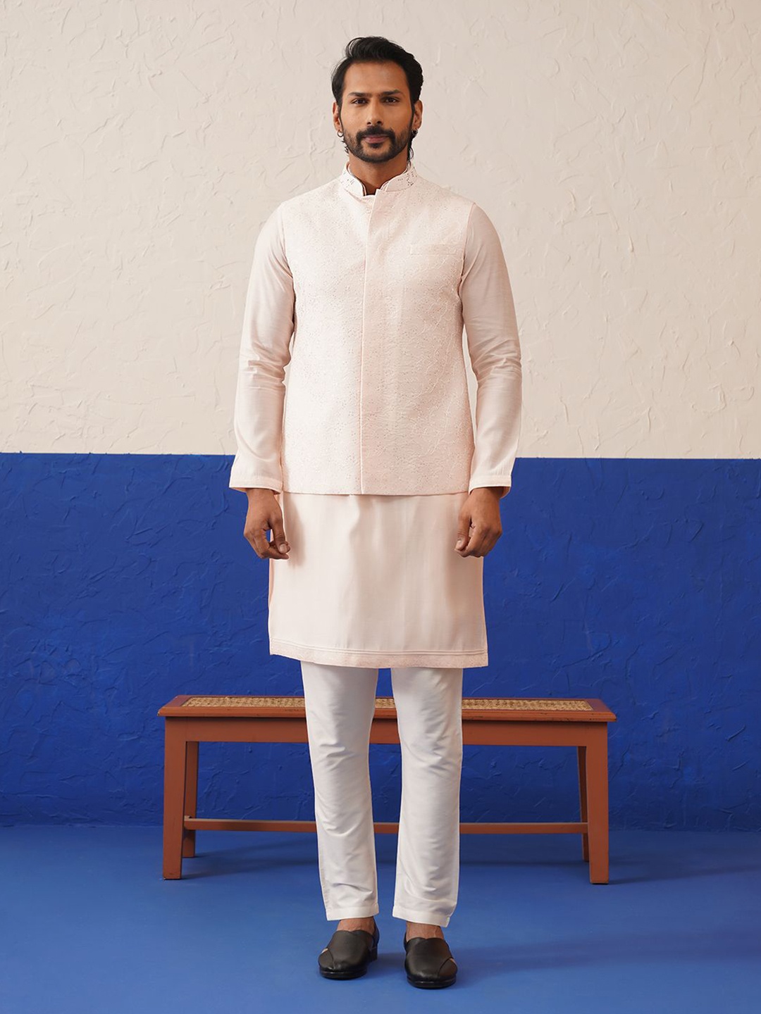 

TheEthnic.Co Men Floral Embroidered Sequinned Pure Cotton Kurta With Trouser & Jacket, Peach