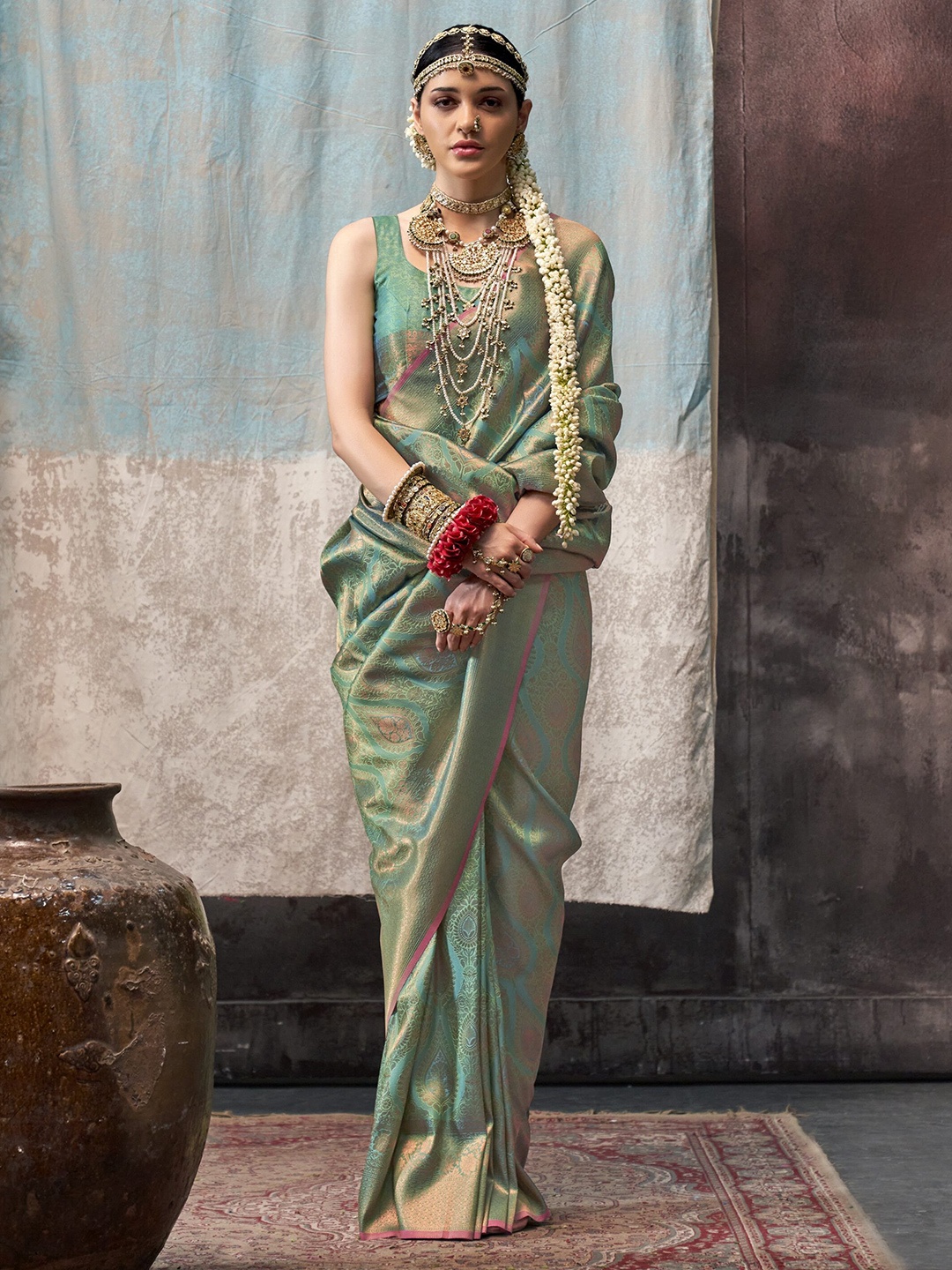 

PEENGAX Woven Design Kanjeevaram Saree, Green