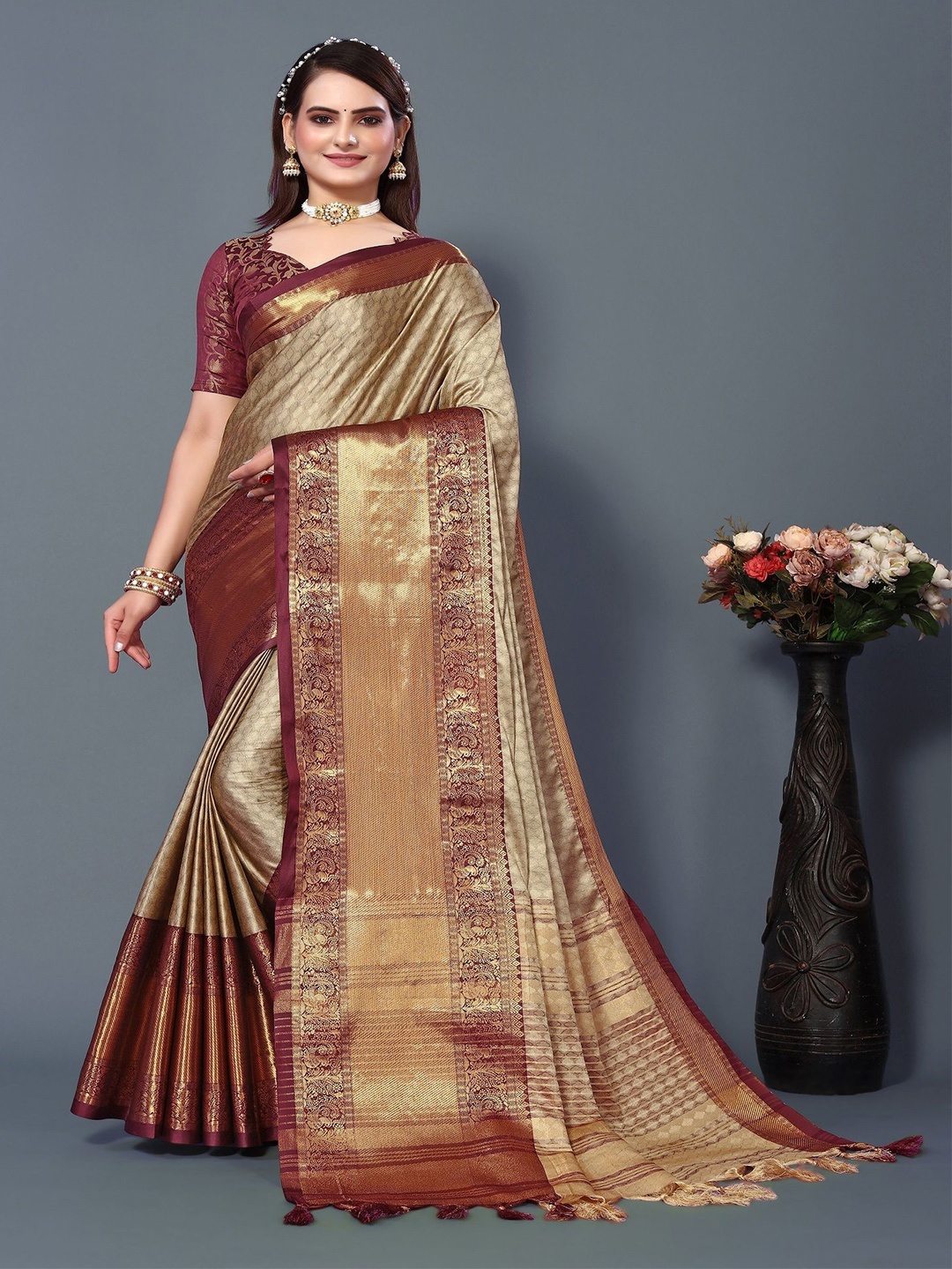 

Aika Woven Design Zari Pure Silk Banarasi Saree, Gold
