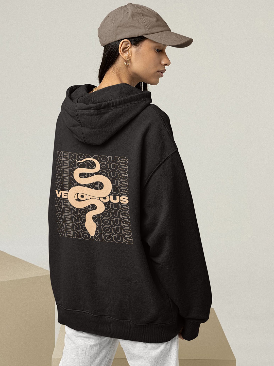 

TheBTclub Men Printed Venomous Hooded Pullover Sweatshirt, Black