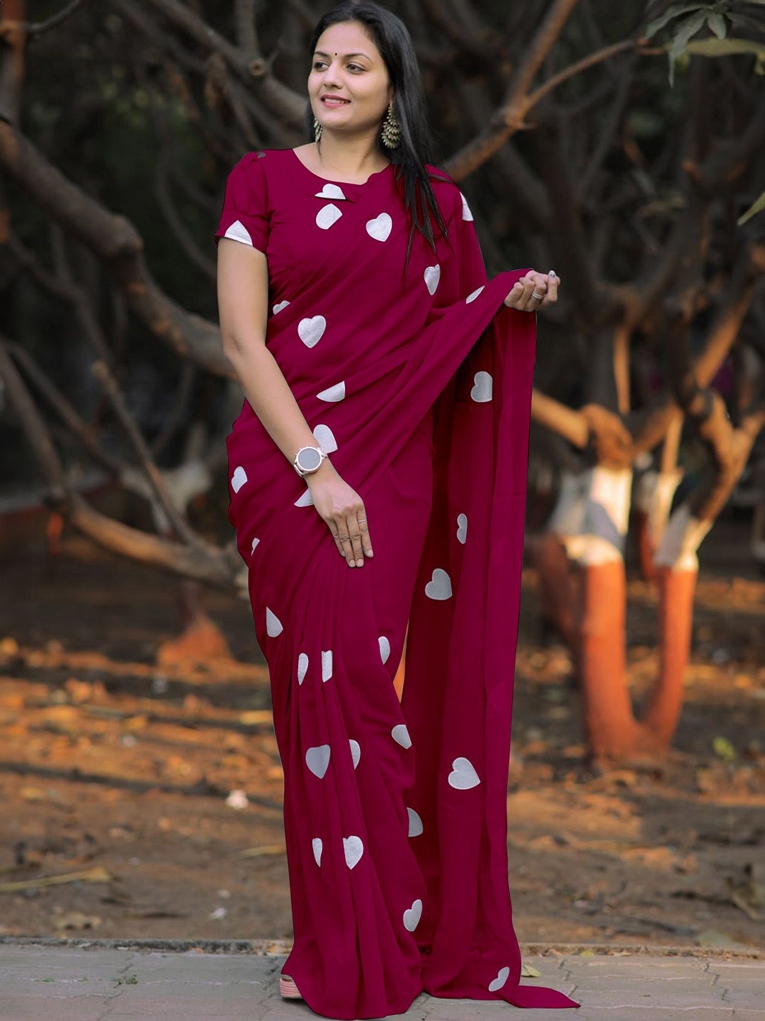 

Aika Embellished Saree, Magenta