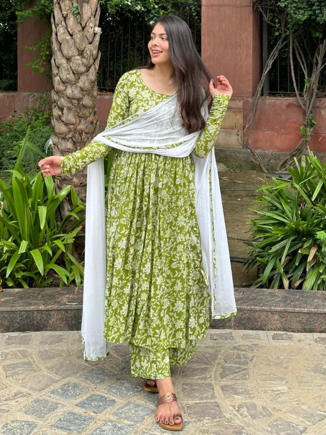 

JONAYA Floral Printed Pure Cotton Anarkali Kurta With Palazzos And Dupatta, Green