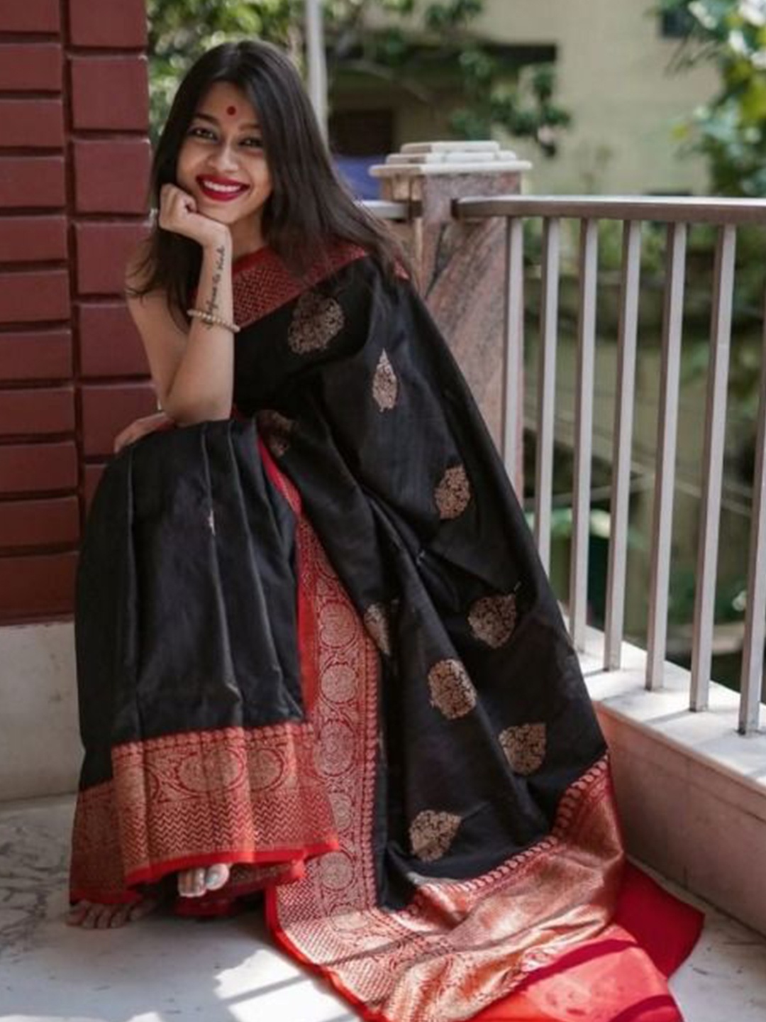 

Upalksh Ethnic Motifs Zari Kanjeevaram Saree, Black