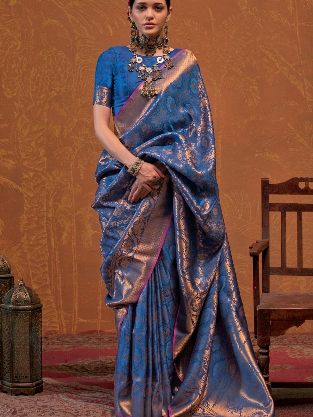 

PEENGAX Woven Design Zari Saree, Blue
