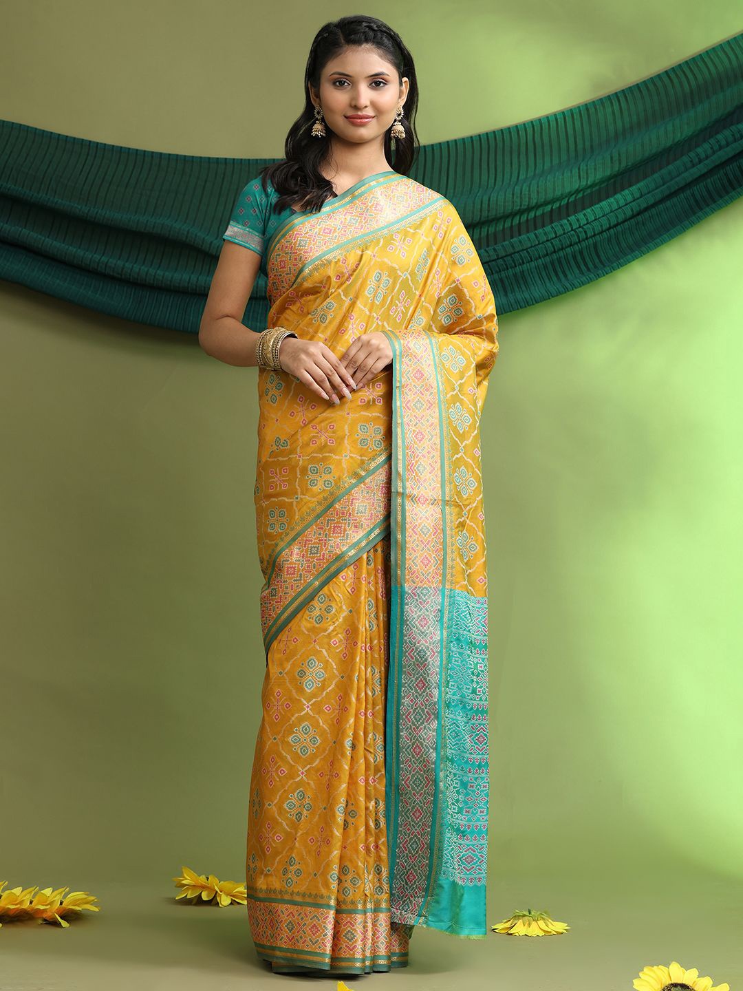 

Pionex Bandhani Pure Silk Patola Saree, Yellow