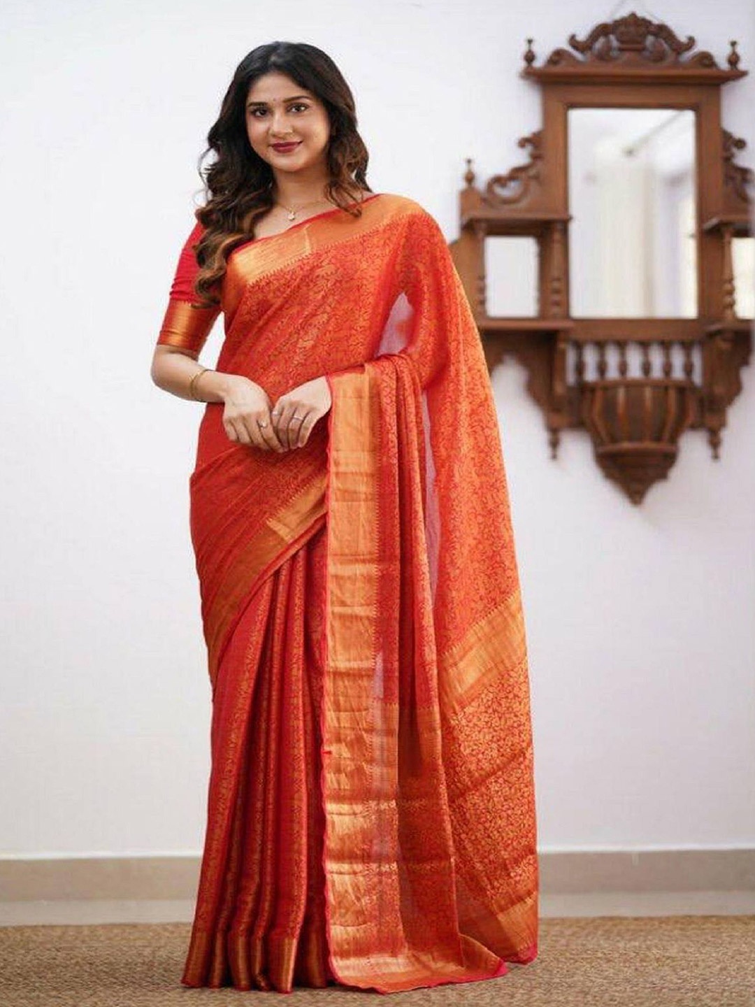 

Aika Floral Pure Silk Banarasi Saree, Red