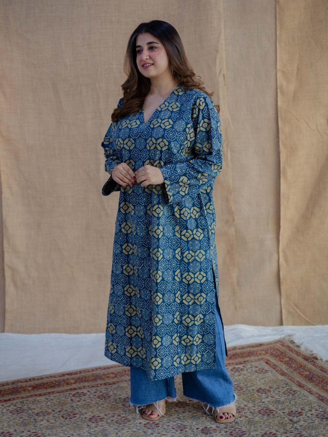 

THE INDIAN ETHNIC CO Blue Jhabba Kali Ajrakh Cotton Kurta
