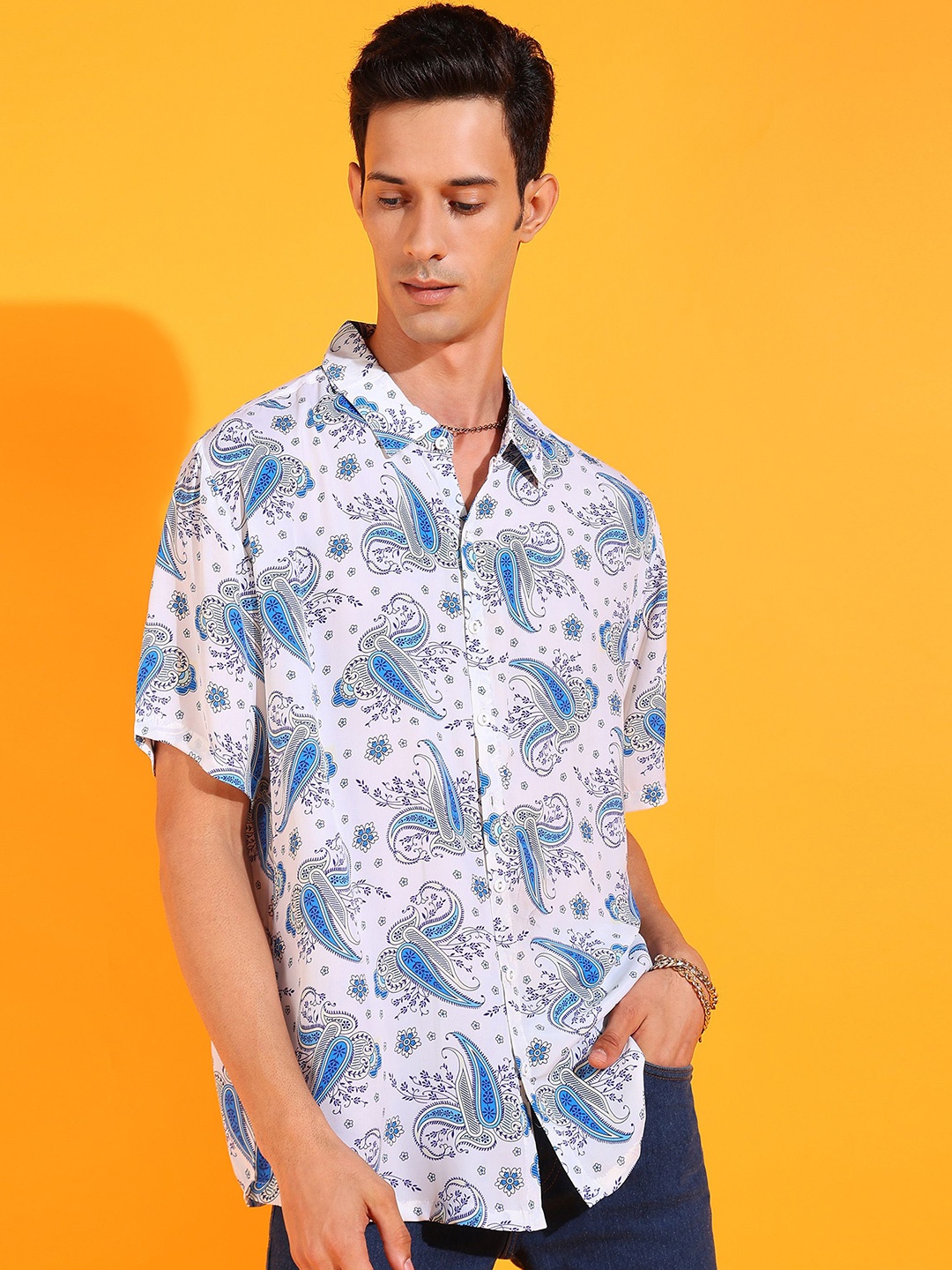 

YASH GALLERY Men Spread Collar Ethnic Motifs Printed Casual Shirt, White