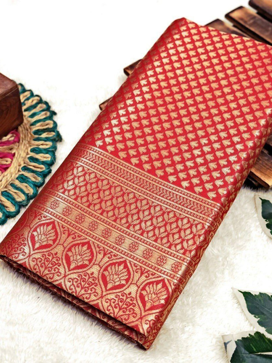 

Upalksh Woven Design Zari Banarasi Saree, Red