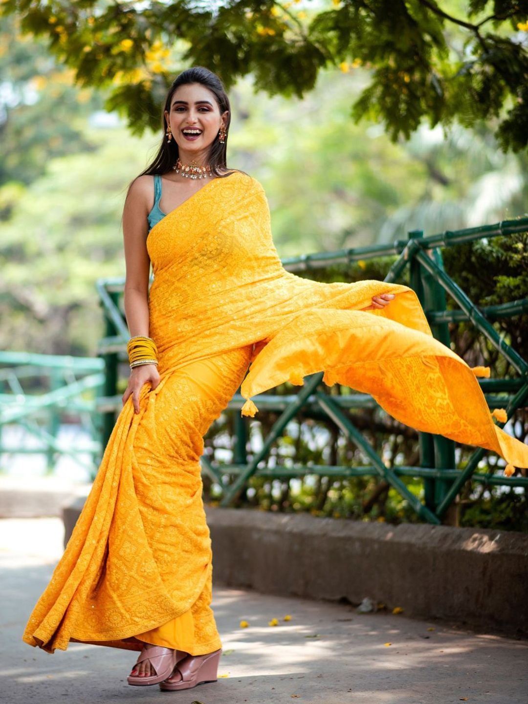 

NIGHTSHADES Embroidered Pure Georgette Saree, Yellow