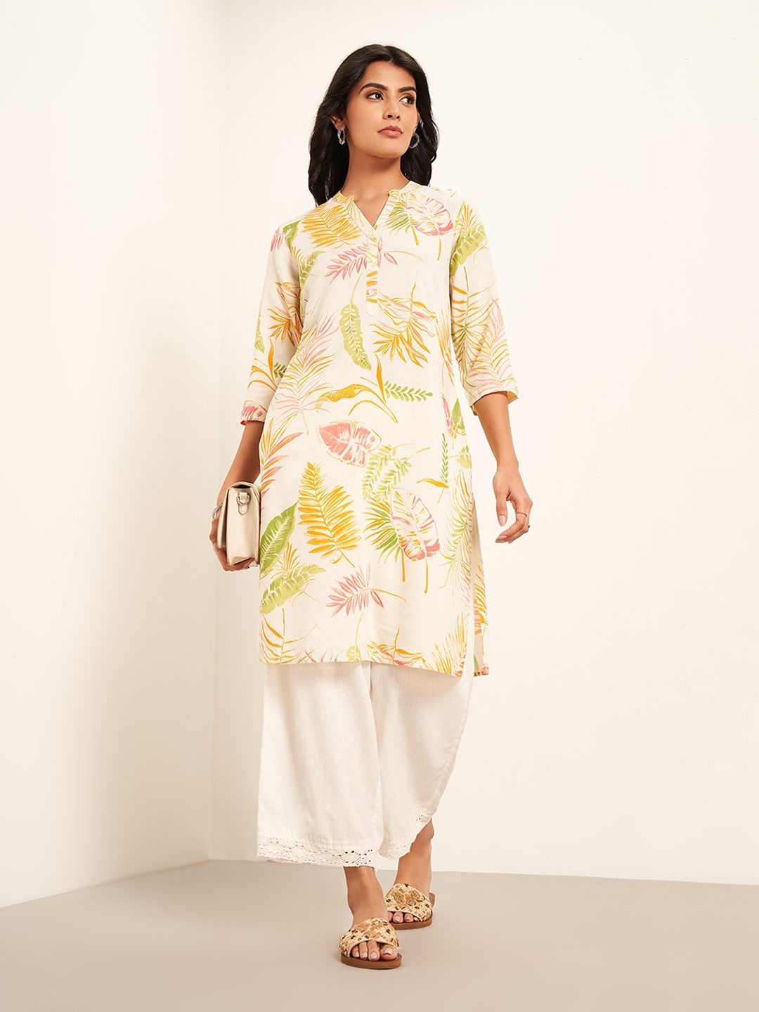 

RANGMANCH BY PANTALOONS Floral Printed Mandarin Collar Straight Kurta, Off white