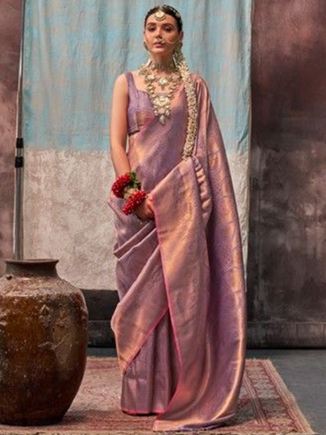 

PEENGAX Woven Design Kanjeevaram Saree, Lavender