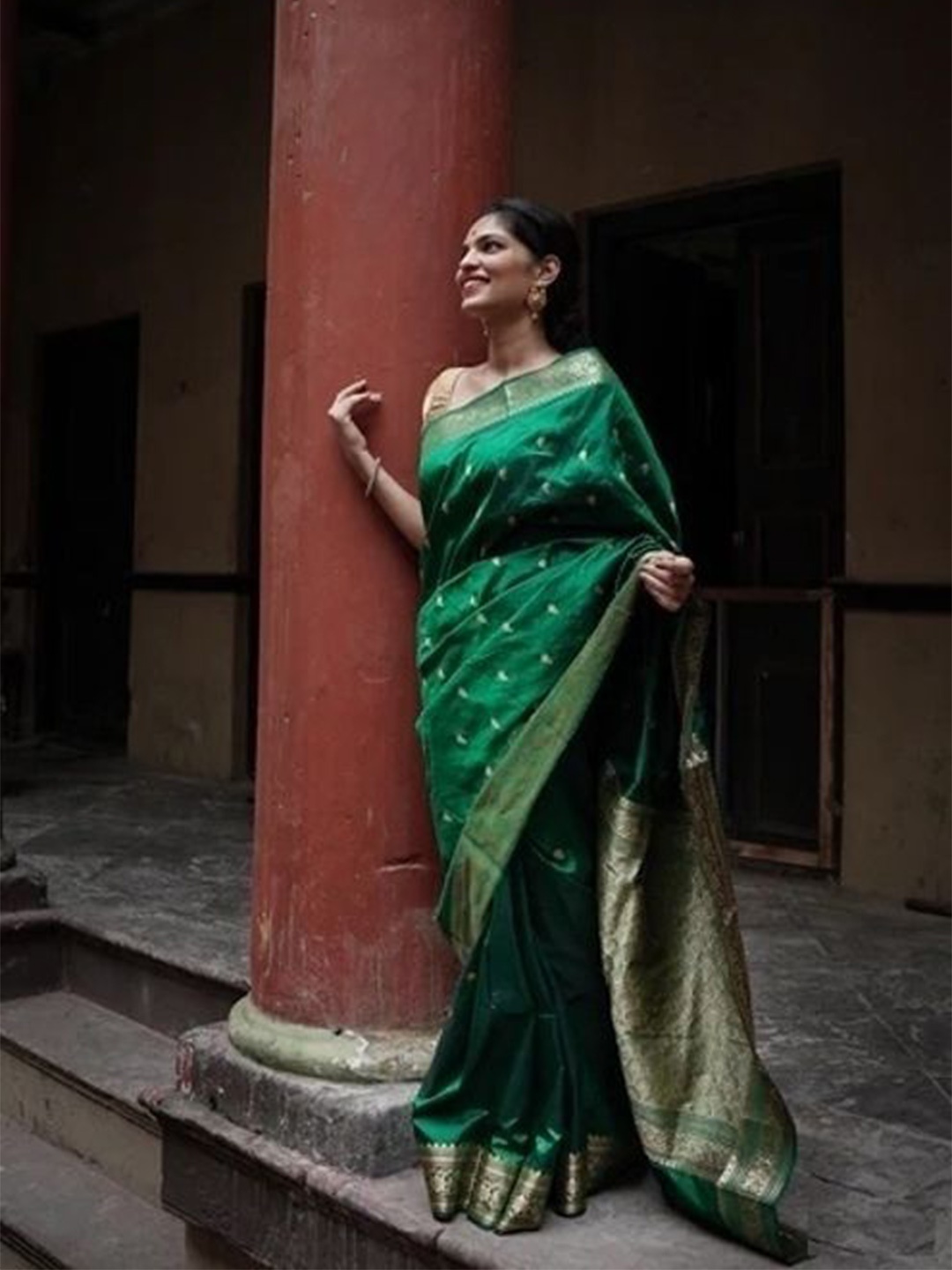 

Upalksh Woven Design Zari Banarasi Saree, Green