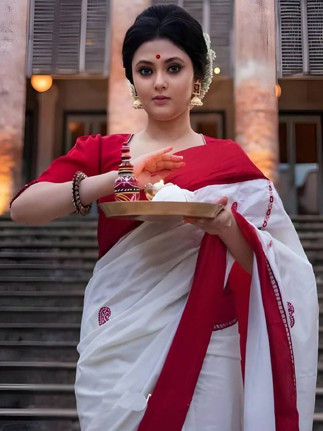 

Upalksh Ethnic Motifs Zari Banarasi Saree, White