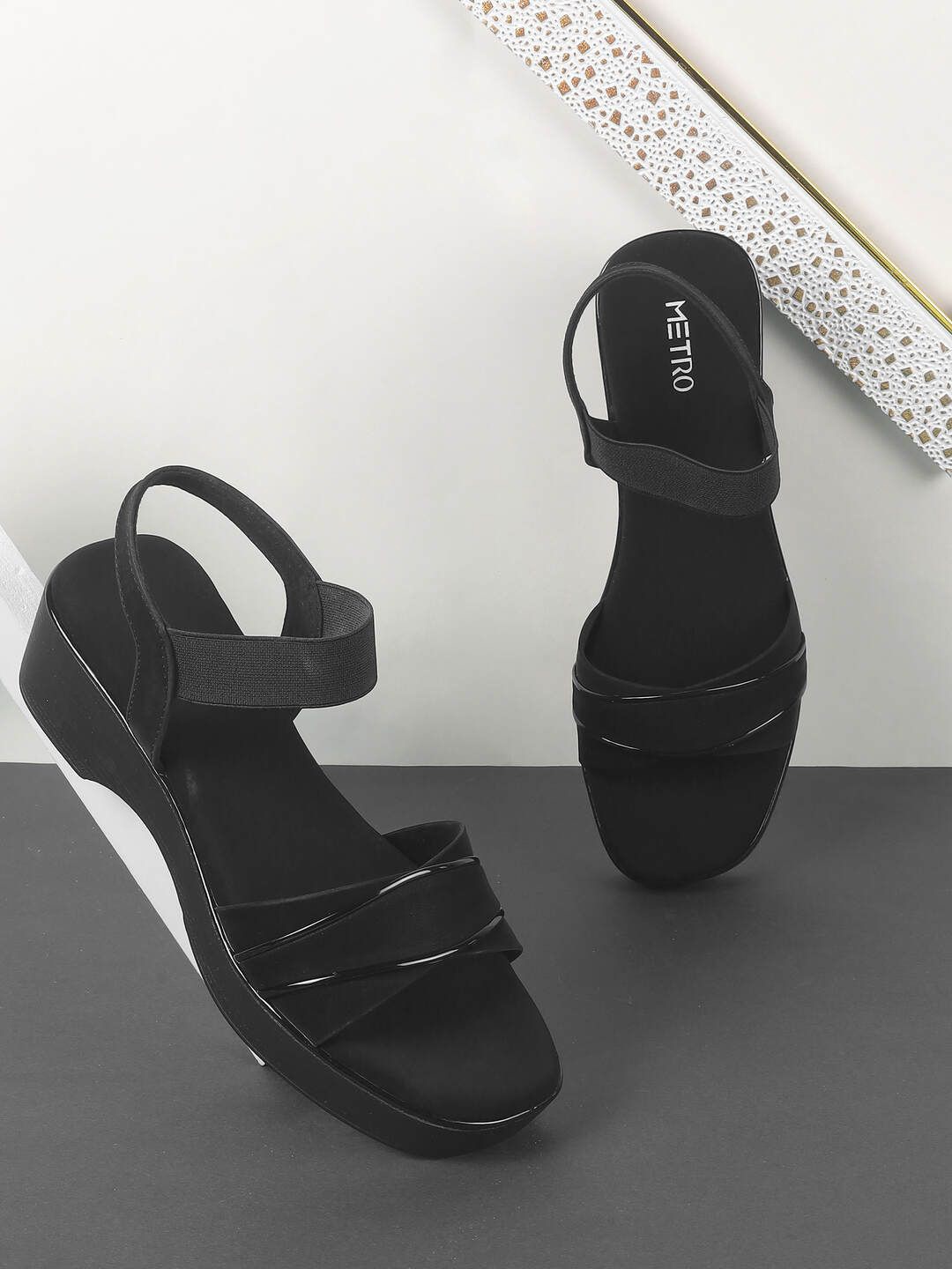 

Metro Block Sandals, Black