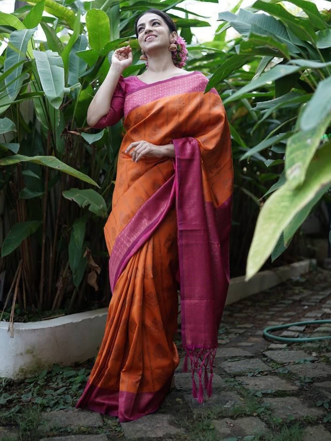 

Upalksh Woven Design Zari Pure Cotton Kanjeevaram Saree, Yellow