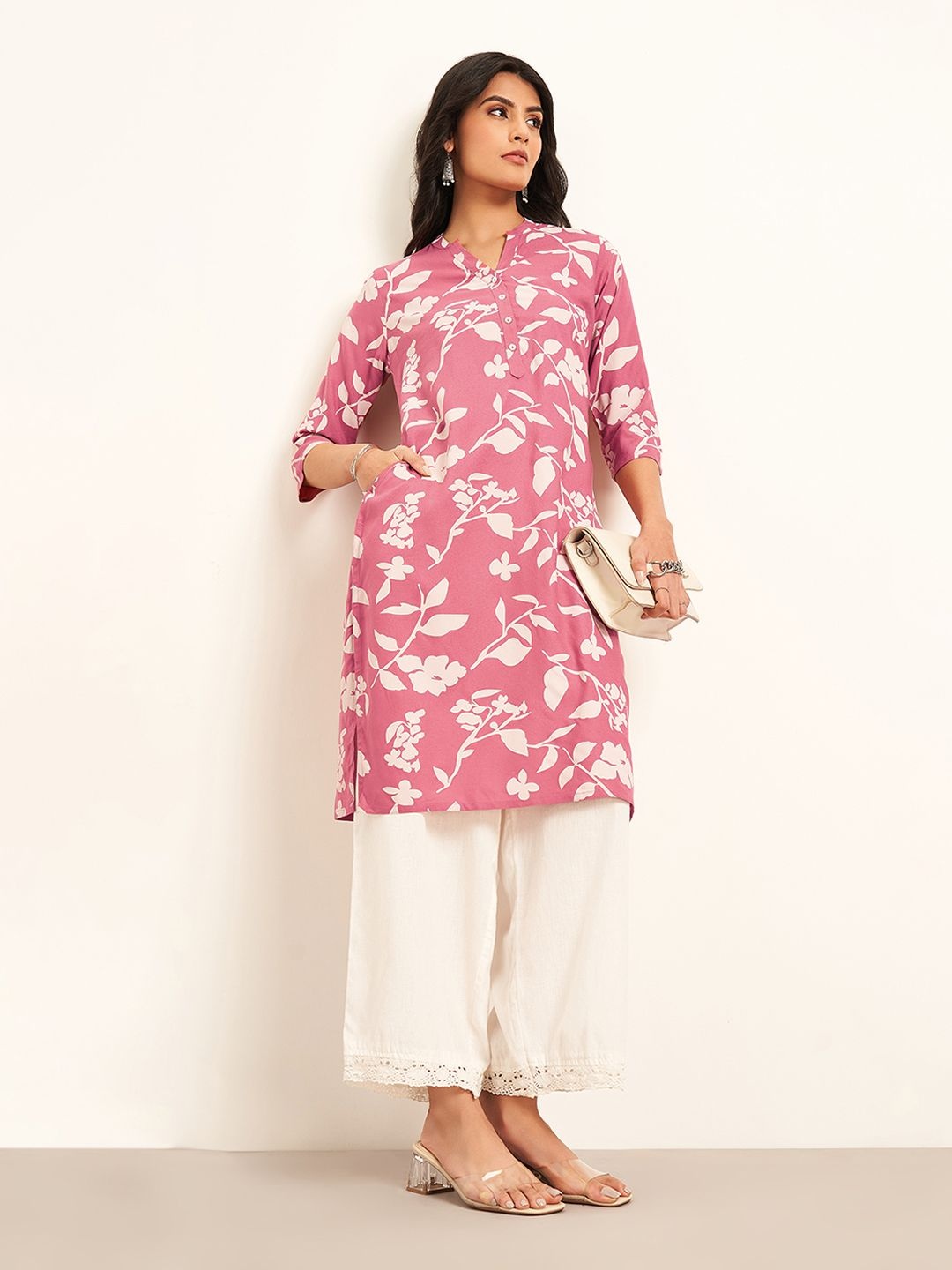 

RANGMANCH BY PANTALOONS Floral Printed Mandarin Collar Straight Kurta, Pink