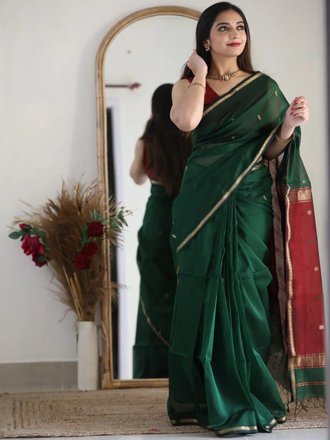 

Upalksh Solid Woven Design Zari Kota Saree, Green