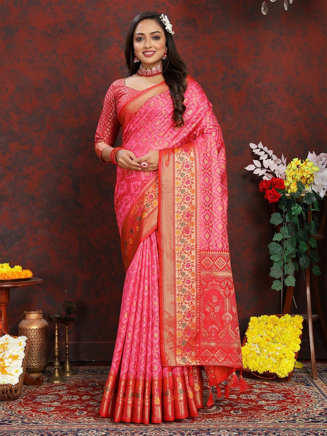 

Upalksh Ethnic Motifs Woven Design Zari Banarasi Saree, Pink