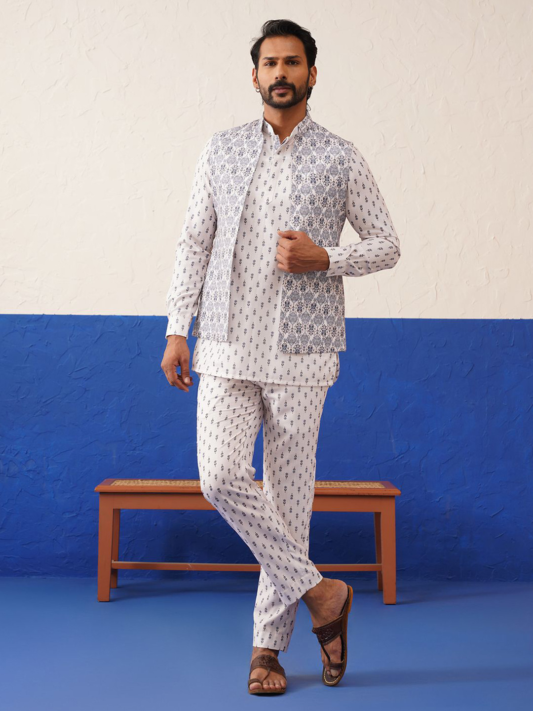 

TheEthnic.Co Men Ethnic Motifs Printed Regular Kurta with Trouser & Jacket, Cream