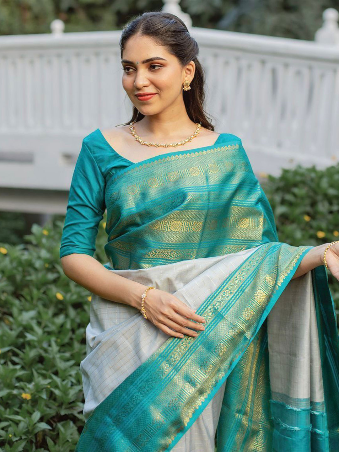 

Upalksh Woven Design Zari Pure Silk Kanjeevaram Saree, Grey