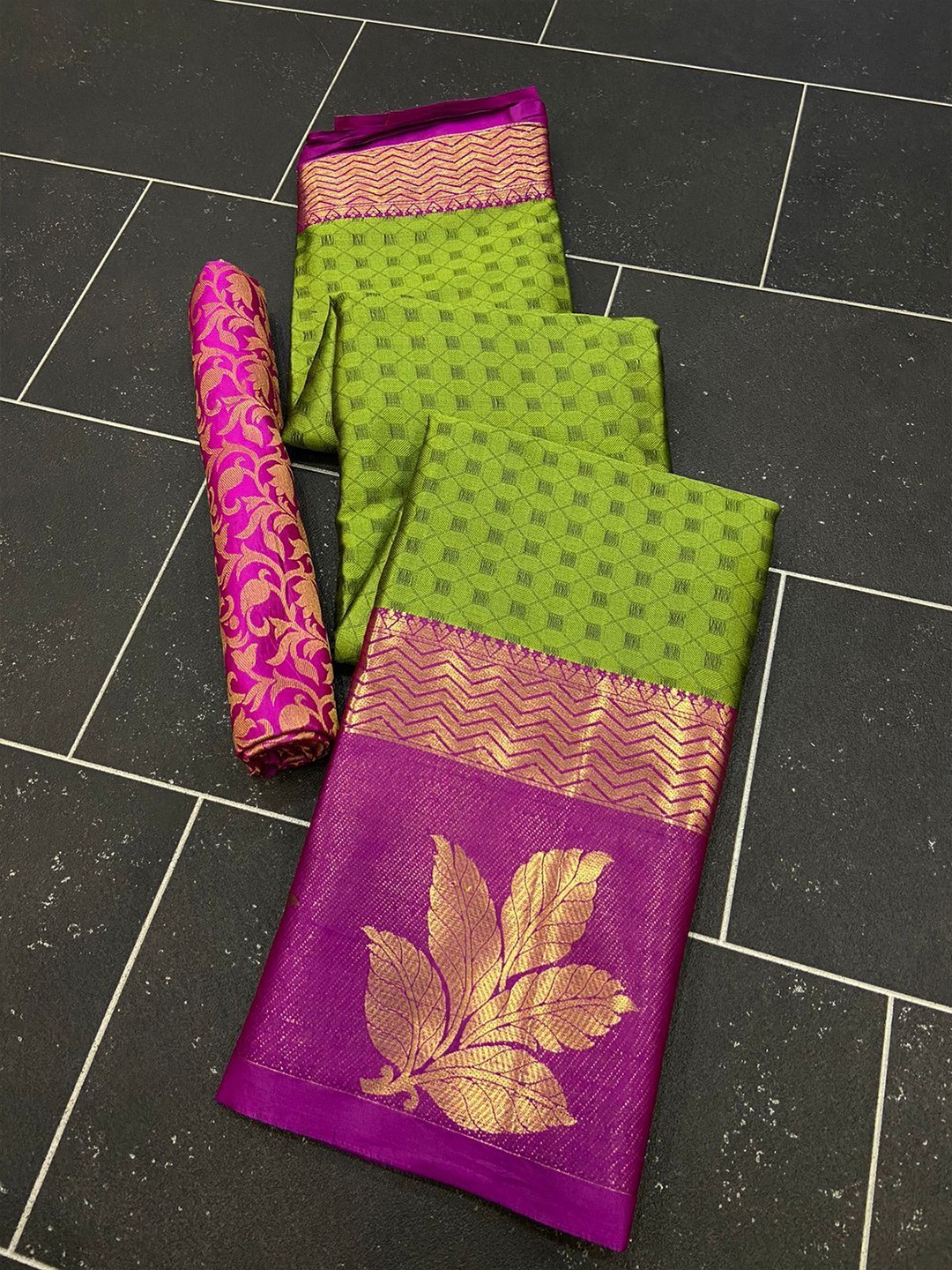 

Aika Pure Georgette Leheriya Saree, Green