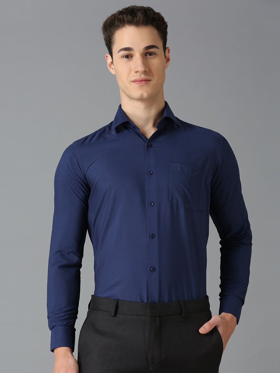 

John Philips Men India Slim Fit Cutaway Collar Solid Formal Shirt, Navy blue