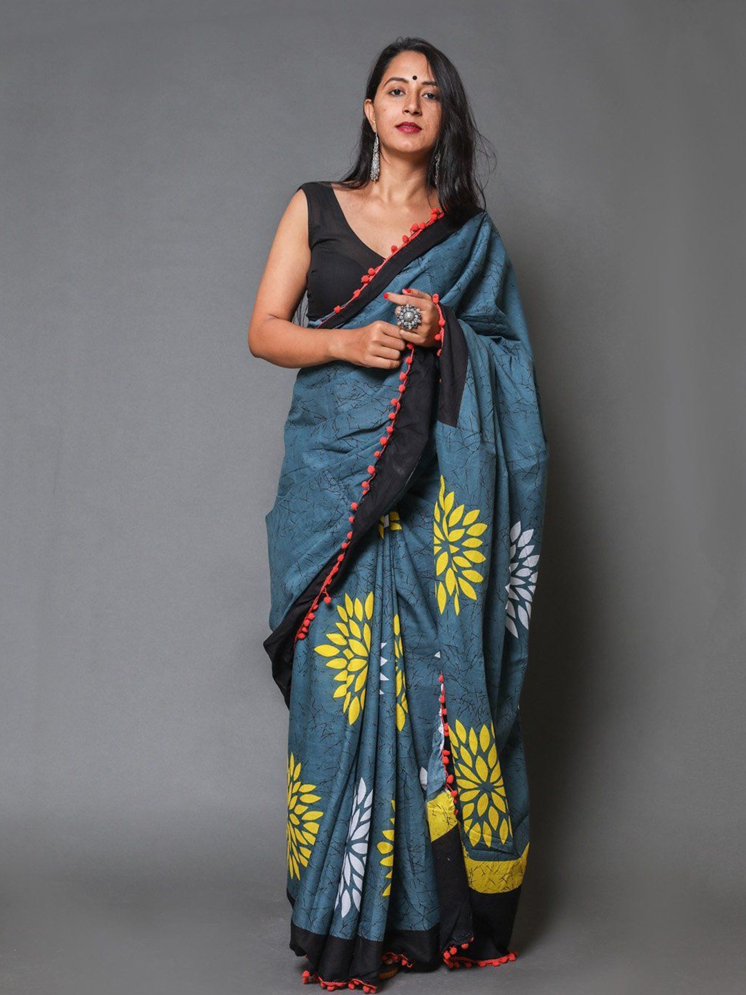 

Craft Musium Floral Pure Cotton Bagru Saree, Grey