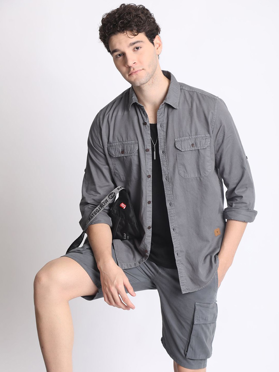 

The Roadster Lifestyle Co. Men Spread Collar Solid Cotton Casual Shirt, Grey