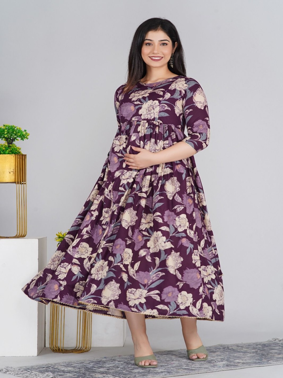 

Pristyle Floral Printed Round Neck Fit & Flare Midi Maternity Ethnic Dress, Purple