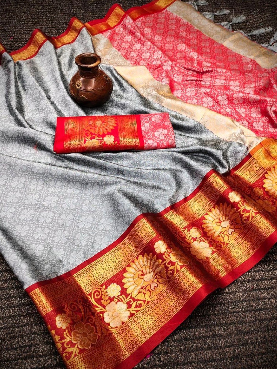 

Aika Woven Design Zari Pure Silk Kanjeevaram Saree, Grey