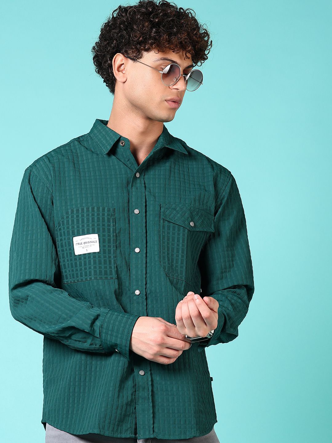 

V-Mart Men Spread Collar Textured Cotton Casual Shirt, Green