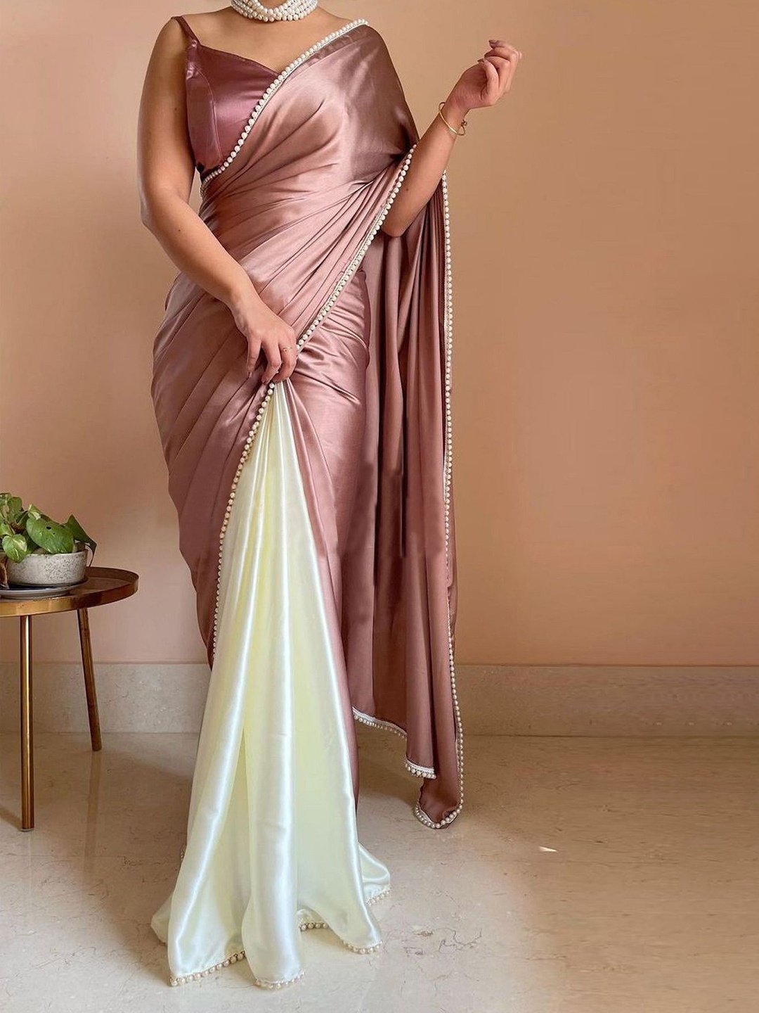 

Aika Women Beads and Stones Colourblocked Saree, Pink