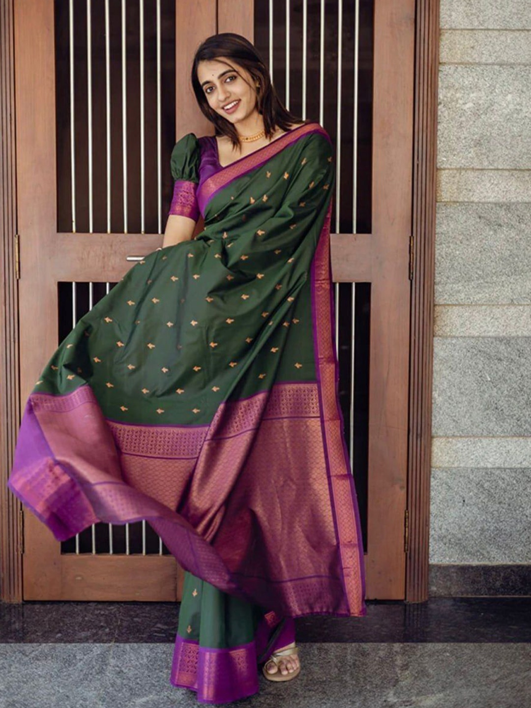 

Upalksh Women Woven Design Zari Kanjeevaram Saree, Green