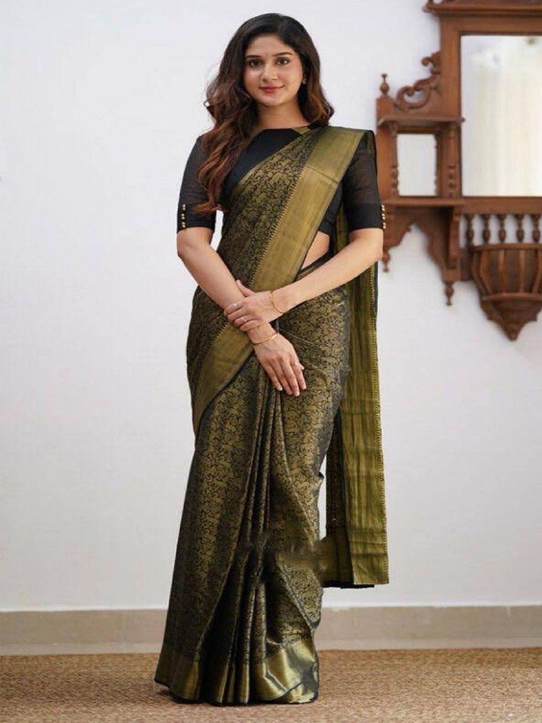 

Aika Woven Design Zari Kanjeevaram Saree, Black