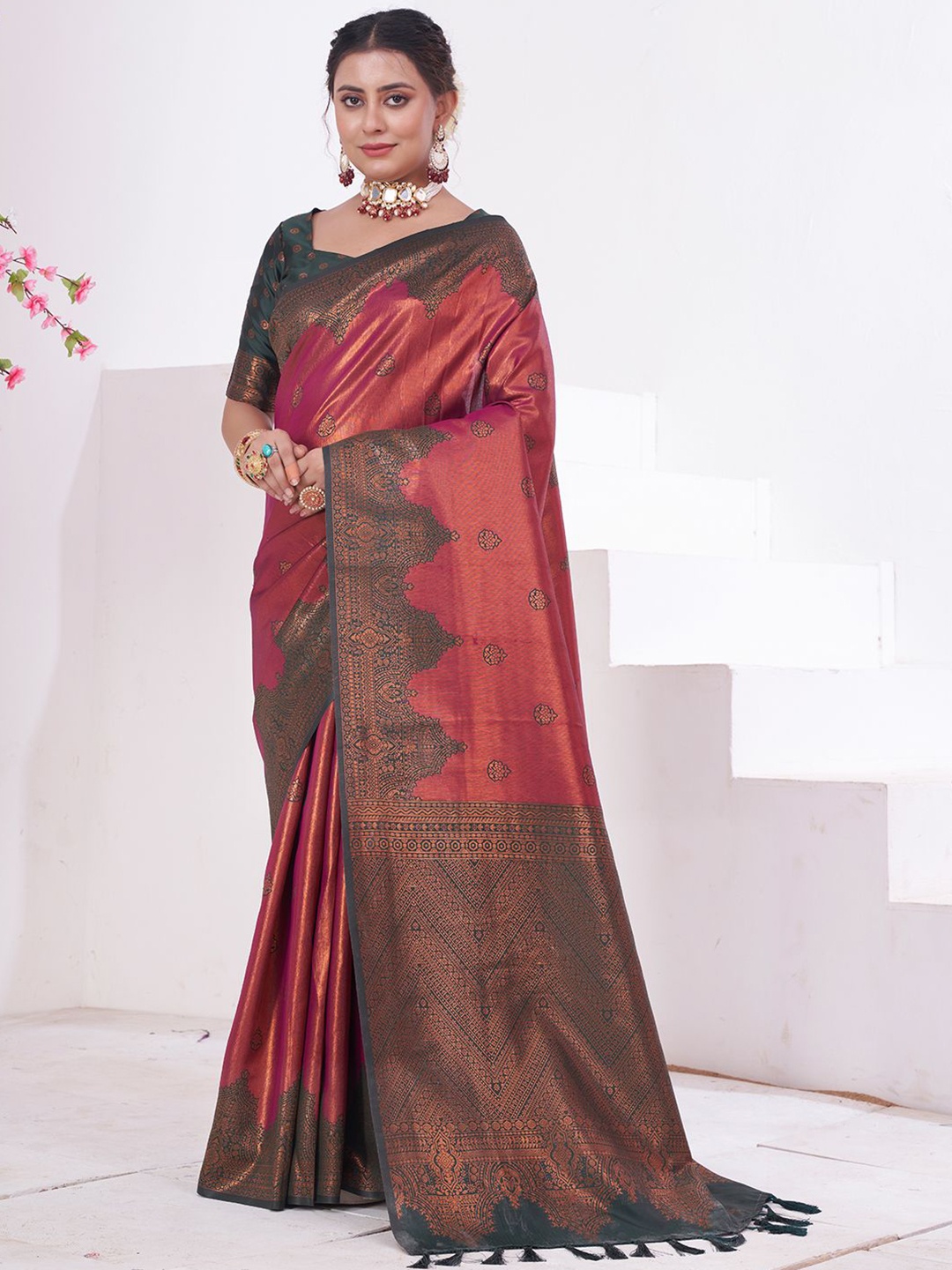 

Mitera Woven Design Zari Kanjeevaram Saree, Pink