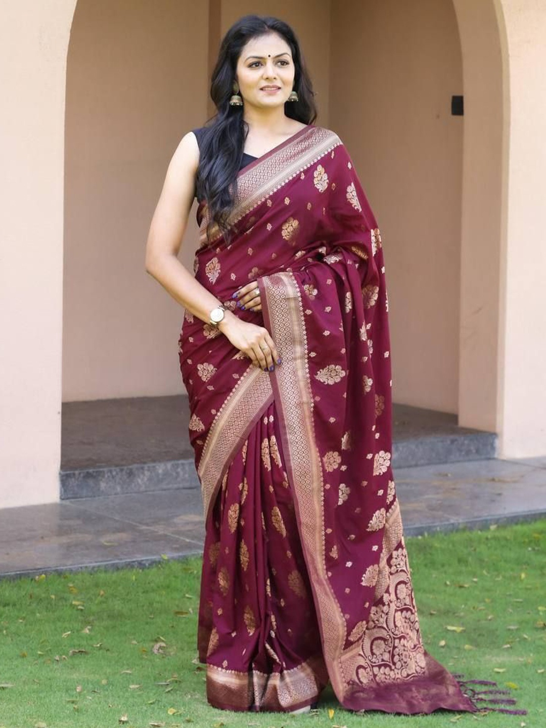 

Upalksh Woven Design Zari Kanjeevaram Saree, Maroon