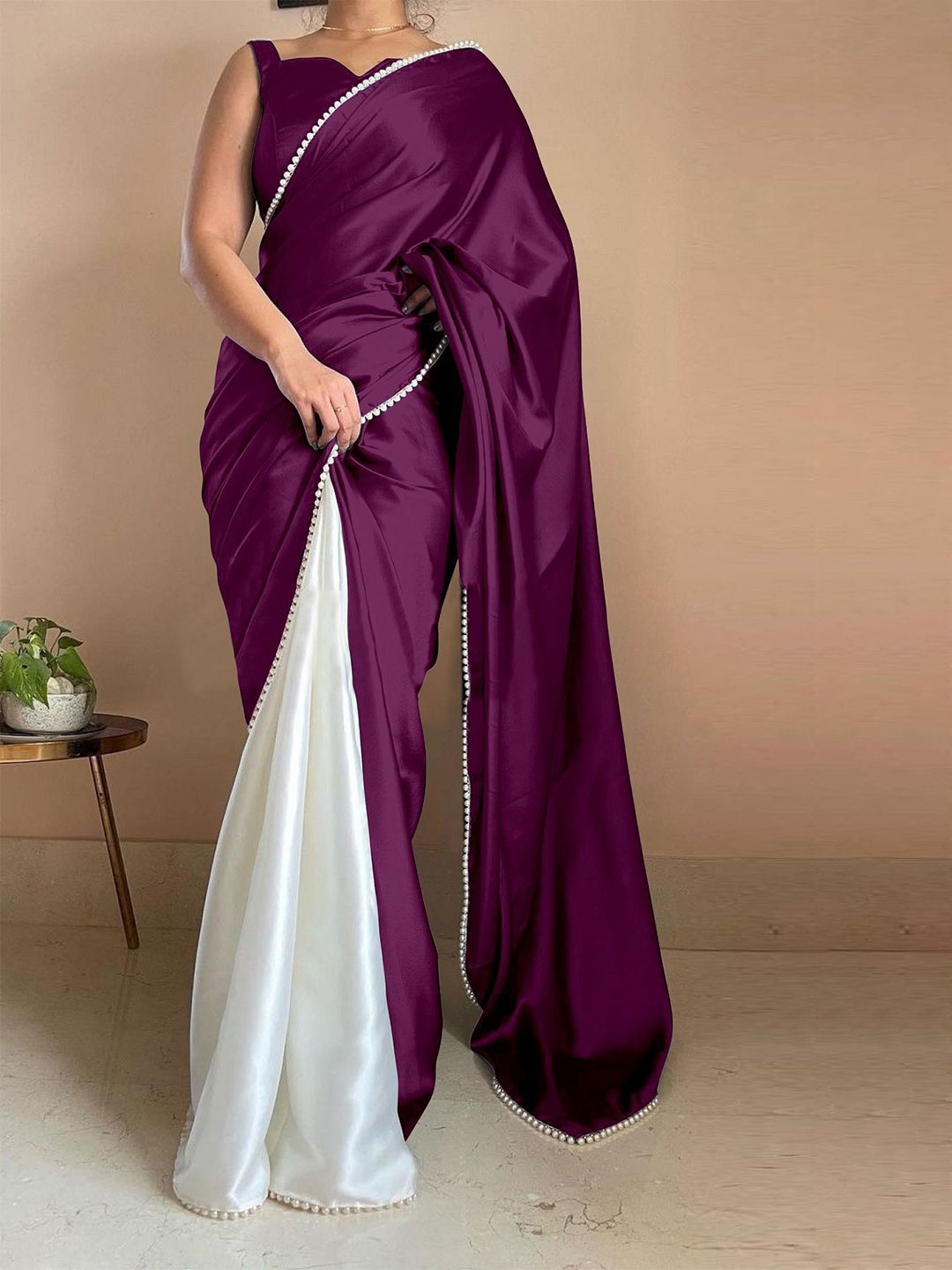 

Aika Colourblocked Embroidered Pure Georgette Saree, Purple