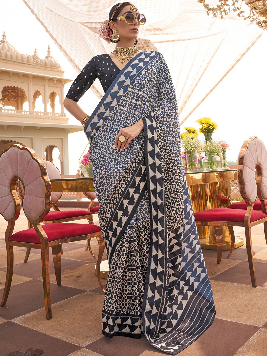 

elora Silk Blend Saree, Blue