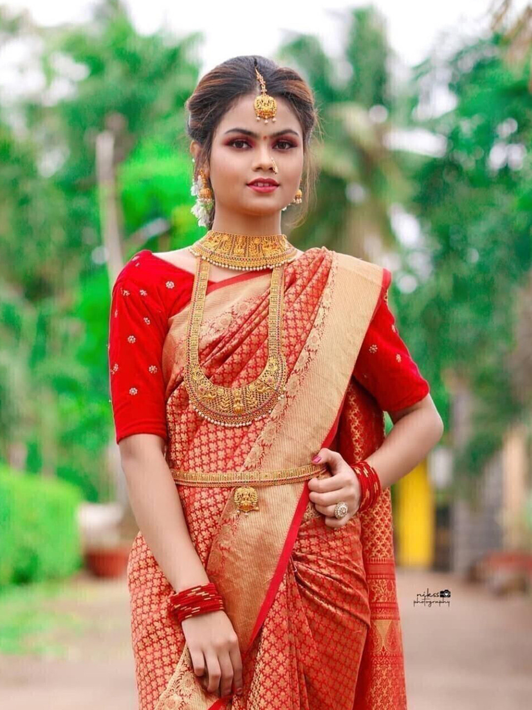 

Upalksh Woven Design Zari Banarasi Saree, Red